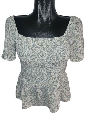 Paper Crane Cream & Blue Ditsy Floral Smocked Square-Neck Short Sleeve Top M